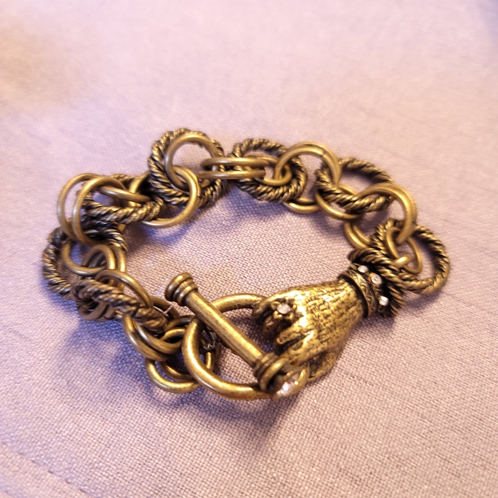 ⬇🎉🎉HP 🎊Unique hand grasping ring brass bracelet